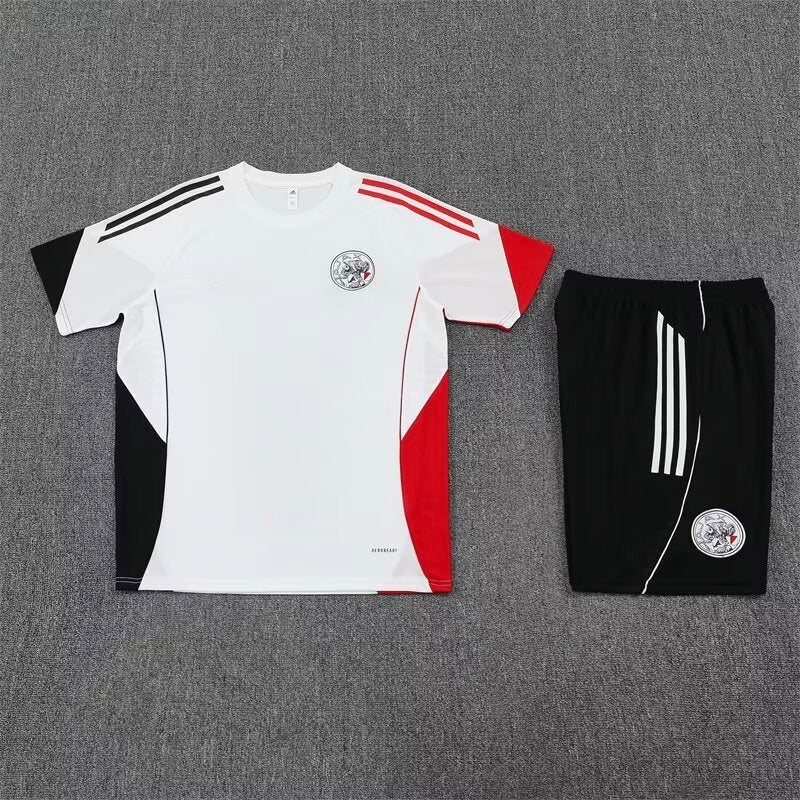 Ajax Trainingssetje 25/26