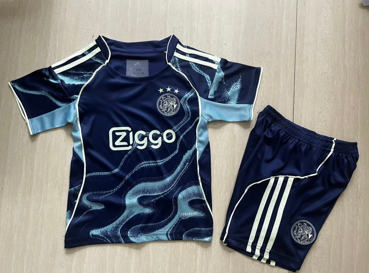 Ajax Uitsetje 25/26