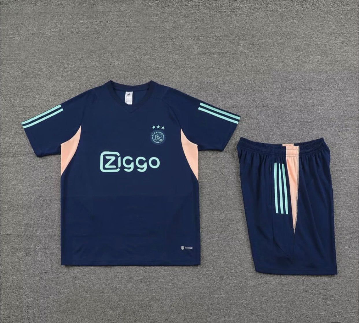 Ajax Trainingssetje 23/24
