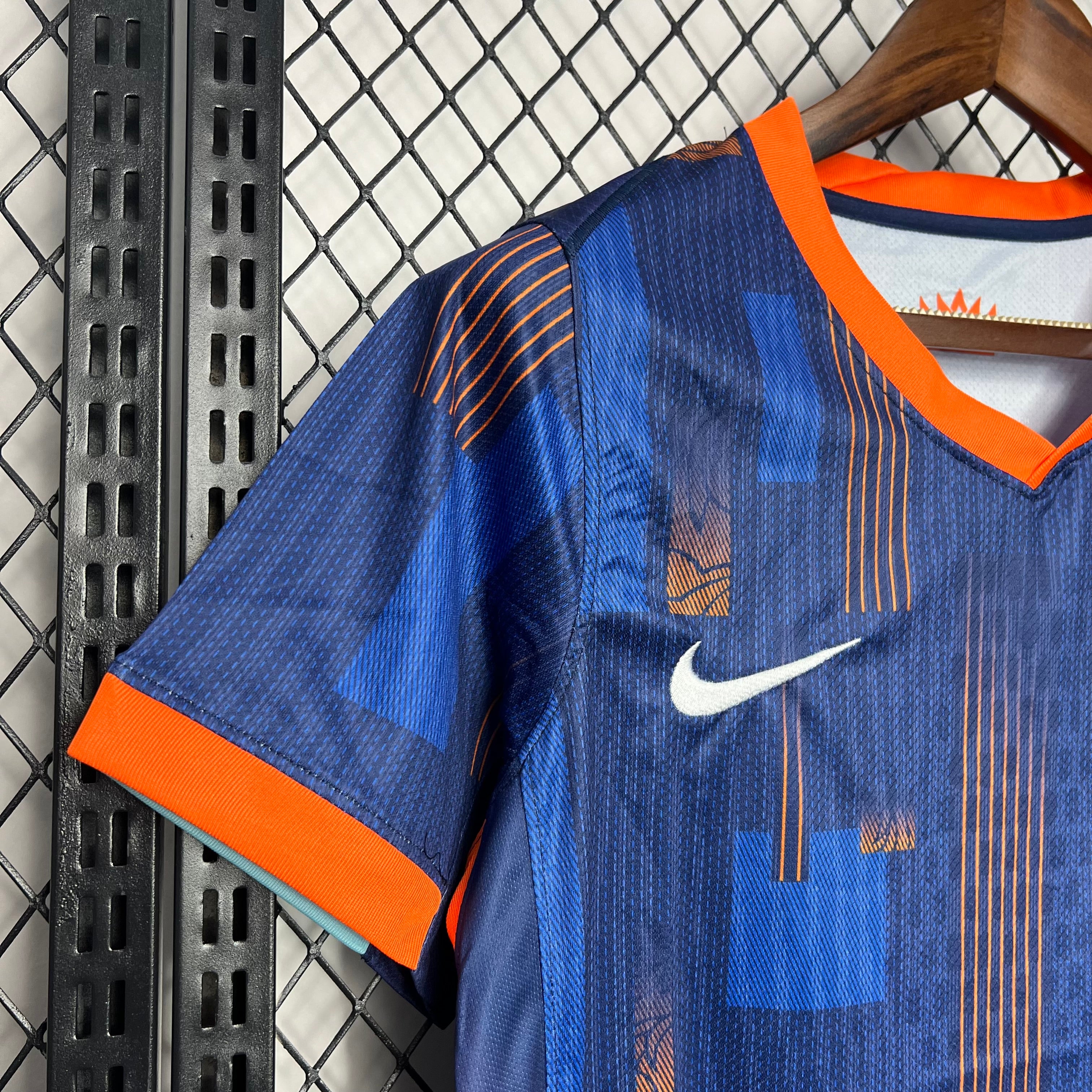 Nederland 2024/2026 | Uit Tenue